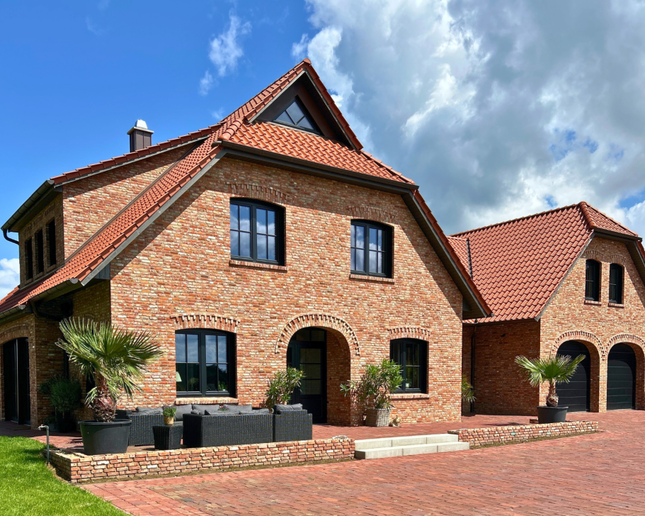 Einfamilienhaus mit Einliegerwohnung – Außenansicht Modernes Landhaus Einfamilienhaus mit Einliegerwohnung Massivbau Architektur